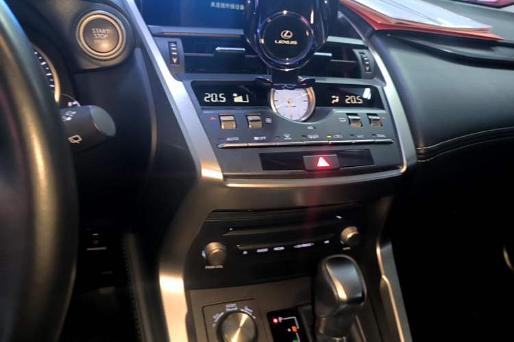 Used Lexus NX 2020 200 Front-Wheel Drive Freeline Edition China VI Standard Audio And AC Panel