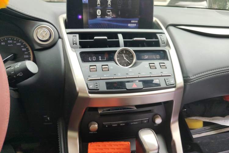 Used Lexus NX 2020 300h Front-Drive FENGSHANG Version China VI Standard Audio And AC Panel