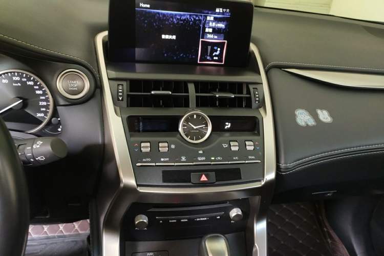 Used Lexus NX 2020 200 Front-Wheel Drive Freeline Edition China VI Standard Audio And AC Panel