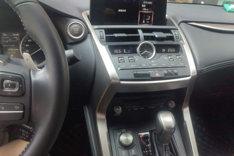 Used Lexus NX 2020 200 Front-Wheel Drive Freeline Edition China VI Standard Audio And AC Panel