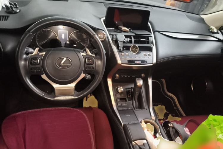 Used Lexus NX 2020 200 Front-Wheel Drive Freeline Edition China VI Standard Center Console