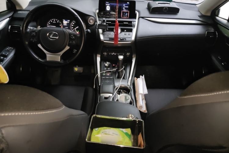 Used Lexus NX 2020 200 Front-Wheel Drive Freeline Edition China VI Standard Center Console