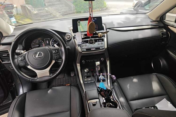 Used Lexus NX 2020 200 All-Wheel Drive Fēngshàng Version China VI Standard Center Console