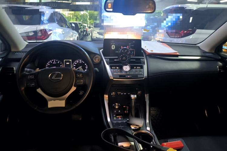 Used Lexus NX 2020 200 Front-Wheel Drive Freeline Edition China VI Standard Center Console