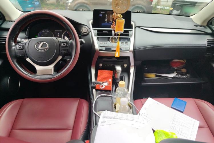 Used Lexus NX 2020 300h Front-Drive FENGSHANG Version China VI Standard Center Console