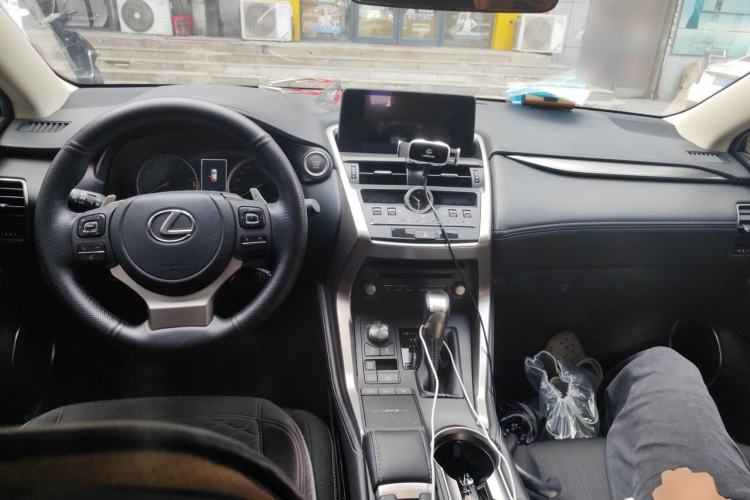 Used Lexus NX 2020 200 Front-Wheel Drive Freeline Edition China VI Standard Center Console