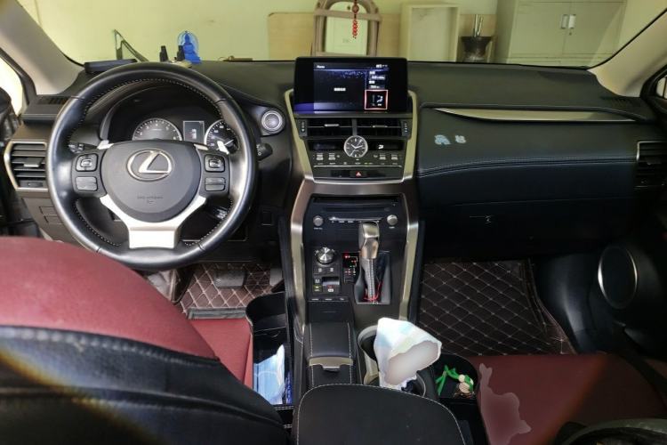 Used Lexus NX 2020 200 Front-Wheel Drive Freeline Edition China VI Standard Center Console