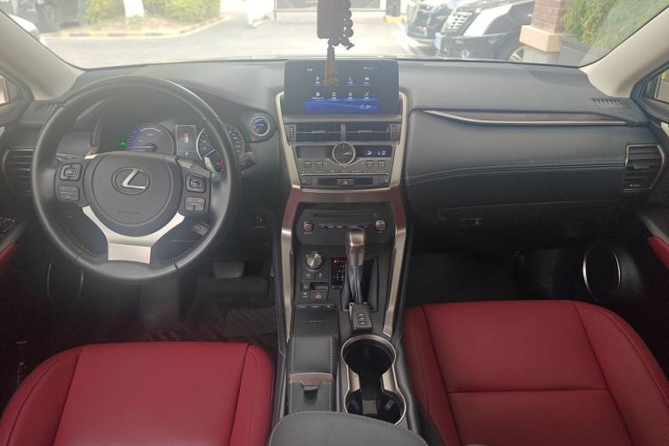 Used Lexus NX 2020 300h All-Wheel Drive FENGZHI Version China VI Standard Center Console