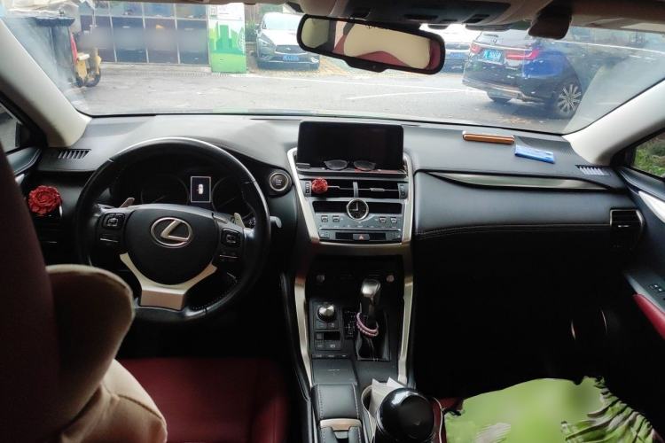 Used Lexus NX 2020 200 All-Wheel Drive Fēngshàng Version China VI Standard Center Console