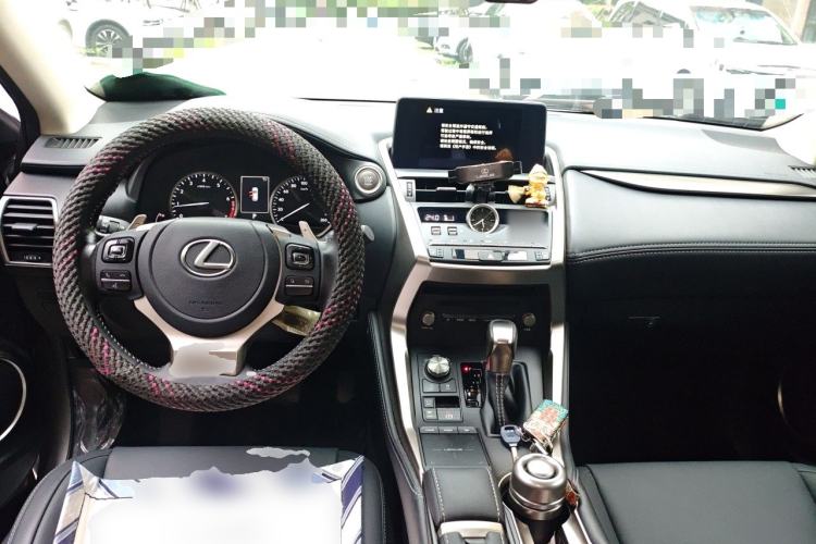 Used Lexus NX 2020 200 Front-Wheel Drive Vmotion Edition China VI Standard Center Console