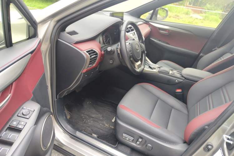 Used Lexus NX 2020 300h Front-Drive Fēngyuè Version China VI Standard Driver Seat