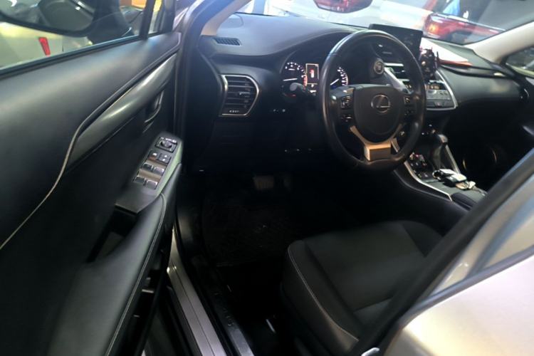 Used Lexus NX 2020 200 Front-Wheel Drive Freeline Edition China VI Standard Driver Seat