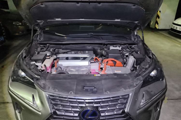Used Lexus NX 2020 300h Front-Drive FENGSHANG Version China VI Standard Engine Bay