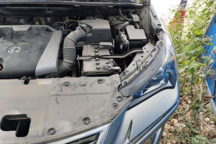 Used Lexus NX 2020 200 Front-Wheel Drive Vmotion Edition China VI Standard Engine Bay Left