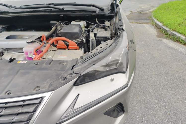 Used Lexus NX 2020 300h Front-Drive Fēngyuè Version China VI Standard Engine Bay Left