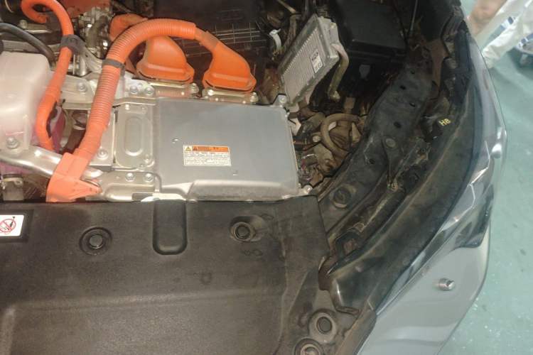 Used Lexus NX 2020 300h Front-Wheel Drive Smart Hybrid Special Limited Edition Engine Bay Left