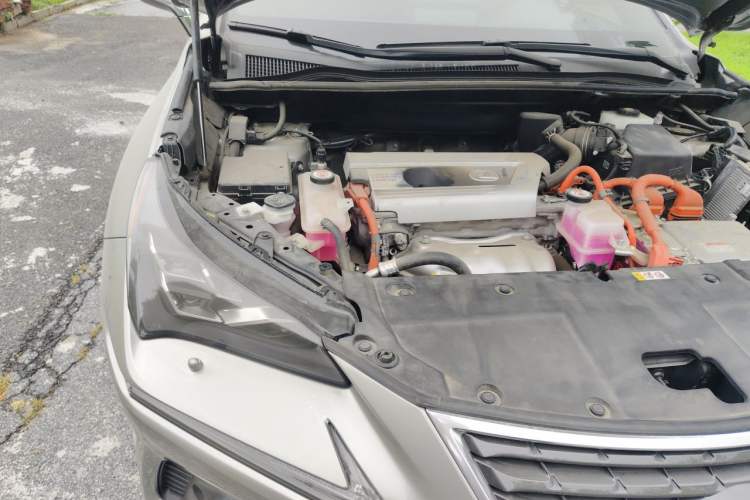 Used Lexus NX 2020 300h Front-Drive Fēngyuè Version China VI Standard Engine Bay Right