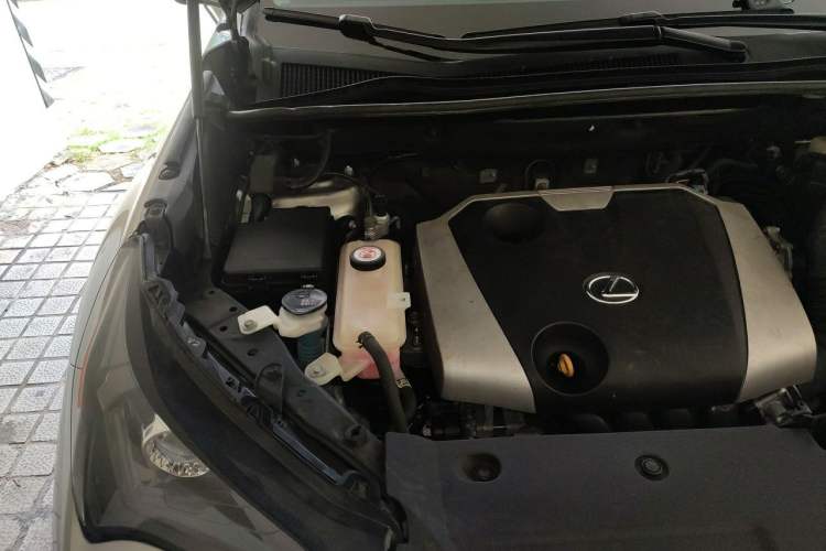 Used Lexus NX 2020 200 Front-Wheel Drive Freeline Edition China VI Standard Engine Bay Right