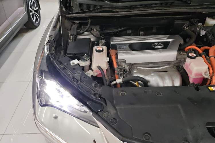 Used Lexus NX 2020 300h All-Wheel Drive FENGZHI Version China VI Standard Engine Bay Right