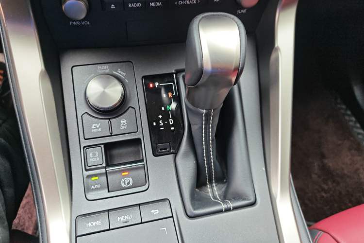Used Lexus NX 2020 300h Front-Drive FENGSHANG Version China VI Standard Gear Lever
