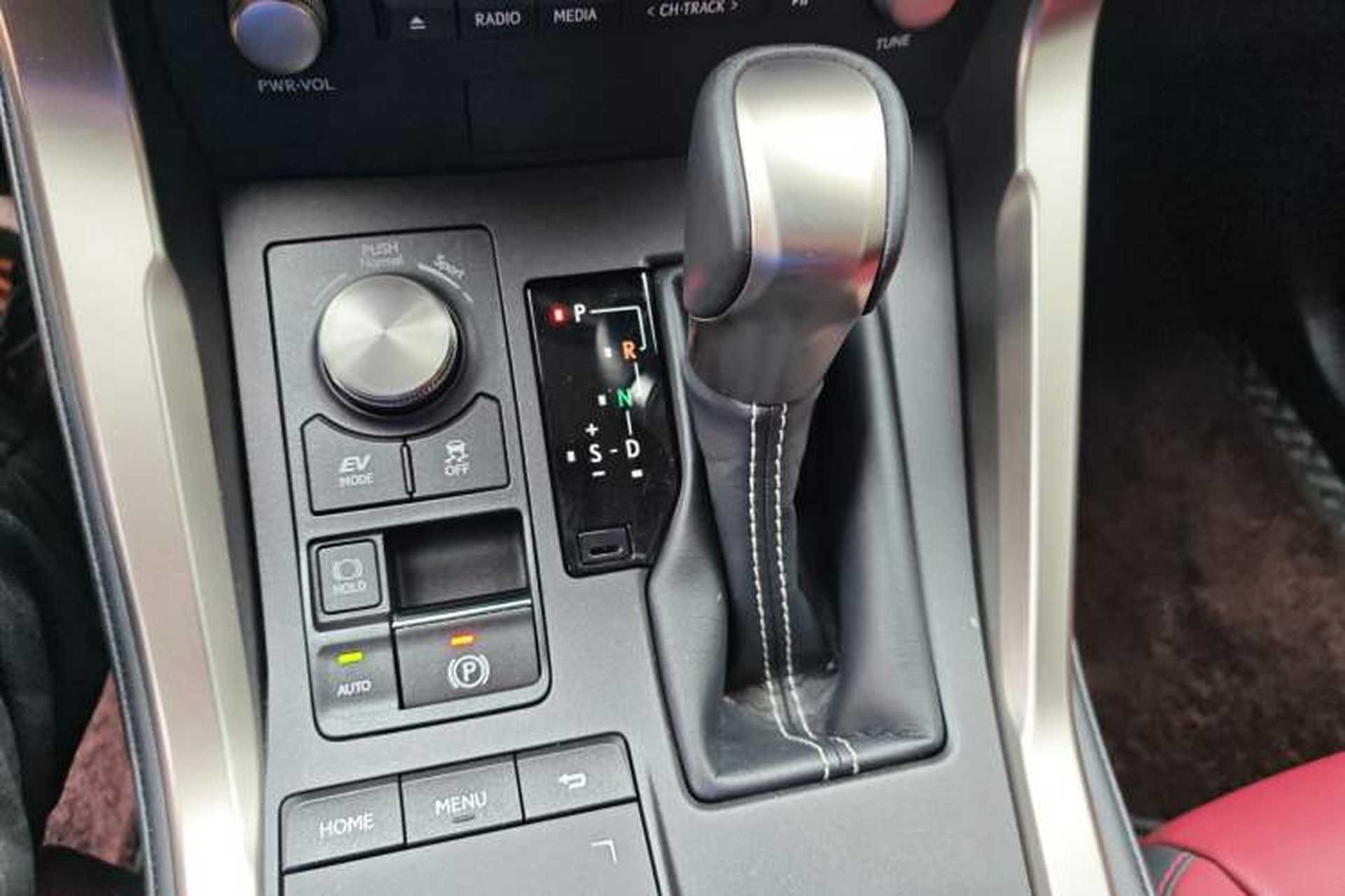Used Lexus NX 2020 300h Front-Drive FENGSHANG Version China VI Standard Gear Lever