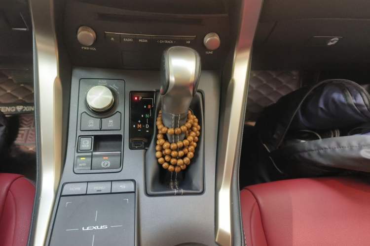 Used Lexus NX 2020 200 All-Wheel Drive Fēngshàng Version China VI Standard Gear Lever