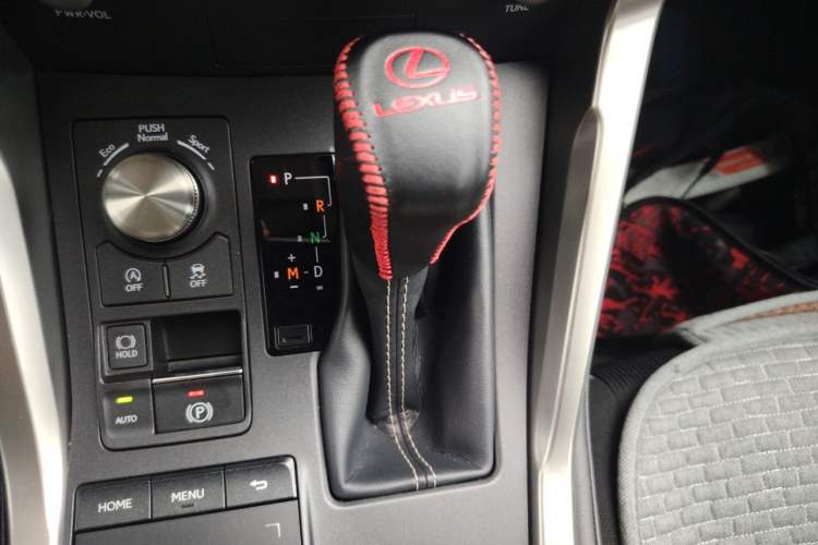 Used Lexus NX 2020 200 Front-Wheel Drive Freeline Edition China VI Standard Gear Lever