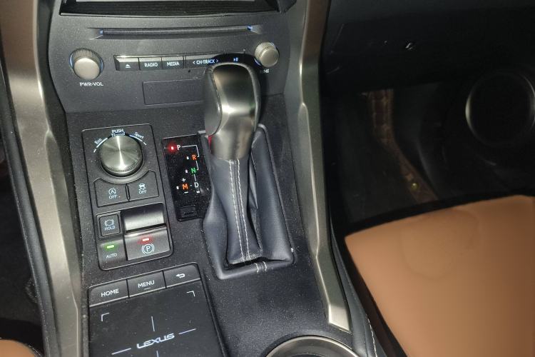 Used Lexus NX 2020 200 All-Wheel Drive Fēngshàng Version China VI Standard Gear Lever