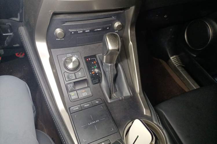 Used Lexus NX 2020 300 Front-Wheel-Drive Frenza Edition China V Standard Gear Lever