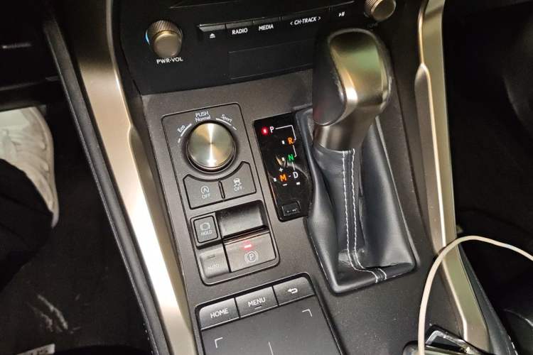 Used Lexus NX 2020 200 Front-Wheel Drive Freeline Edition China V Standard Gear Lever