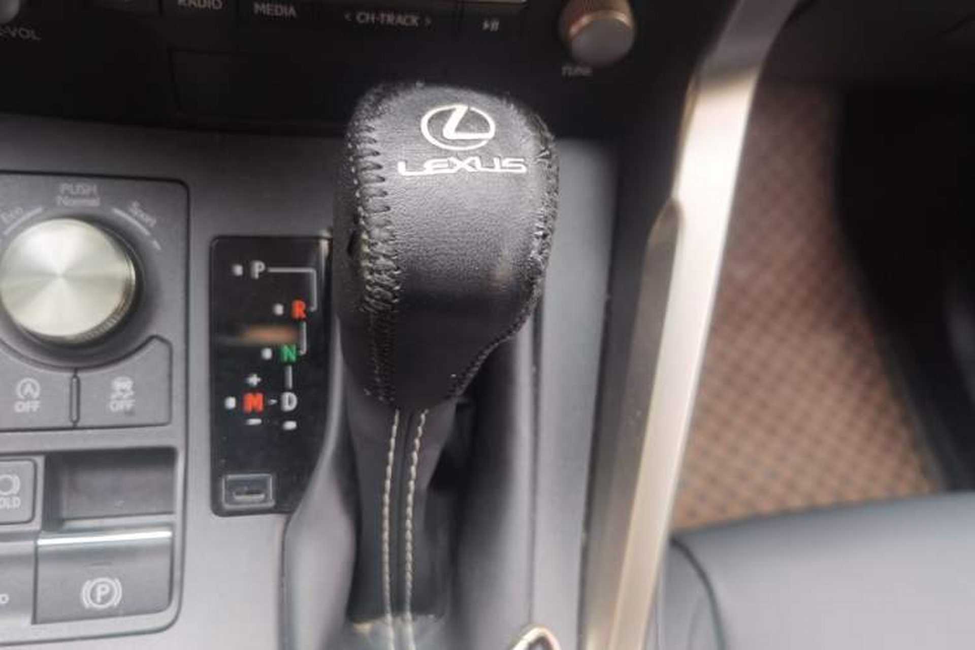 Used Lexus NX 2020 300 Front-Wheel-Drive Frenza Edition China V Standard Gear Lever