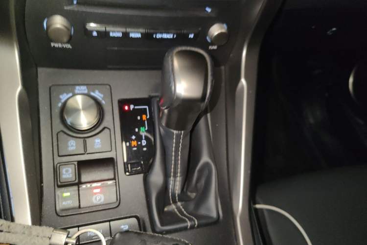 Used Lexus NX 2020 300 Front-Wheel-Drive Frenza Edition China V Standard Gear Lever