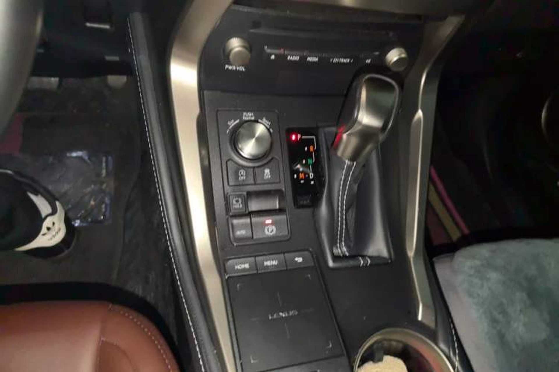 Used Lexus NX 2020 200 Front-Wheel Drive Freeline Edition China VI Standard Gear Lever