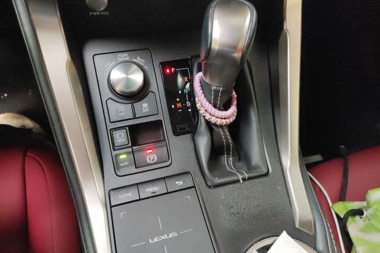 Used Lexus NX 2020 200 All-Wheel Drive Fēngshàng Version China VI Standard Gear Lever