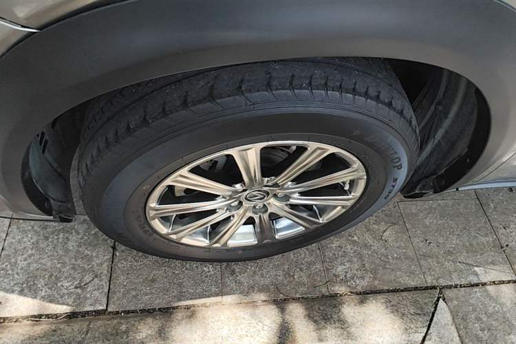 Used Lexus NX 2020 200 Front-Wheel Drive Freeline Edition China VI Standard Left Front Wheel Hub