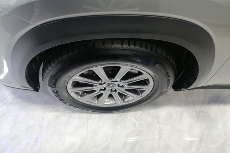 Used Lexus NX 2020 200 All-Wheel Drive Fēngshàng Version China VI Standard Left Front Wheel Hub