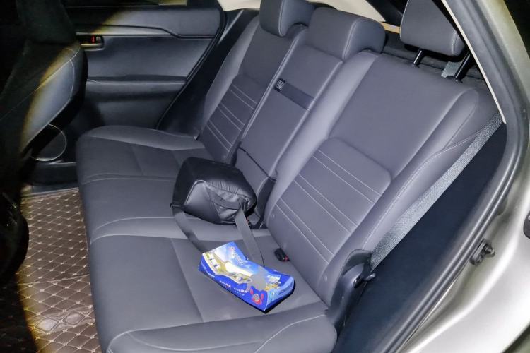 Used Lexus NX 2020 300h Front-Drive FENGSHANG Version China VI Standard Left Rear Seat