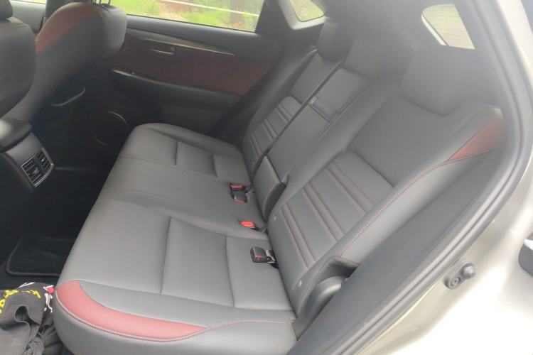Used Lexus NX 2020 300h Front-Drive Fēngyuè Version China VI Standard Left Rear Seat