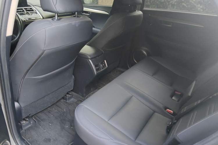 Used Lexus NX 2020 200 Front-Wheel Drive Vmotion Edition China VI Standard Left Rear Seat