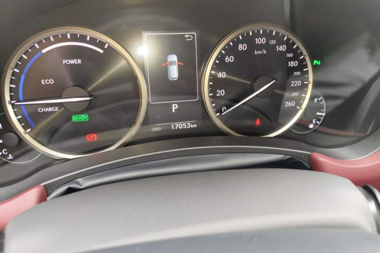 Used Lexus NX 2020 300h Front-Drive Fēngyuè Version China VI Standard Odometer Close Up
