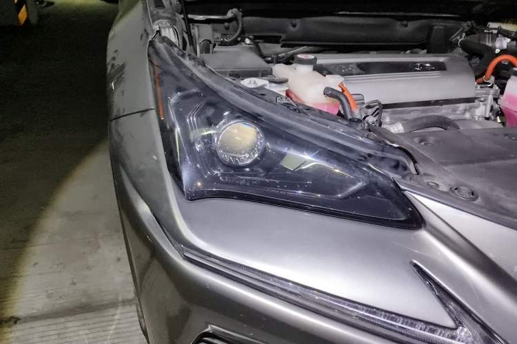 Used Lexus NX 2020 300h Front-Drive FENGSHANG Version China VI Standard Right Front Headlight