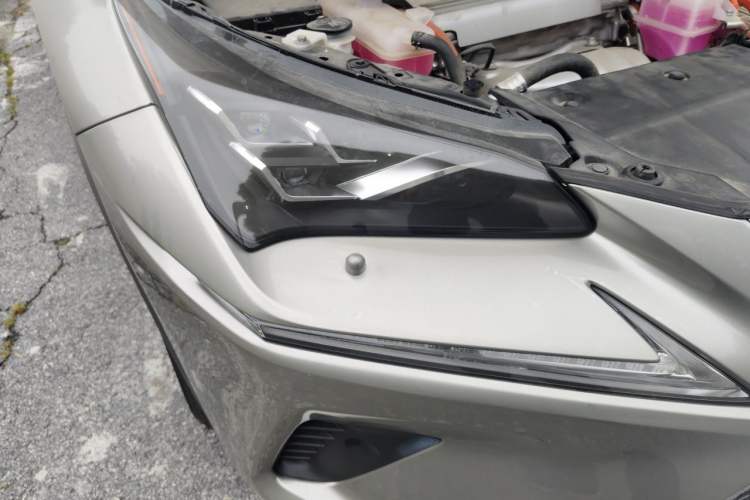Used Lexus NX 2020 300h Front-Drive Fēngyuè Version China VI Standard Right Front Headlight