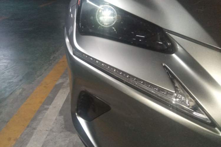 Used Lexus NX 2020 300h Front-Drive FENGSHANG Version China VI Standard Right Front Headlight