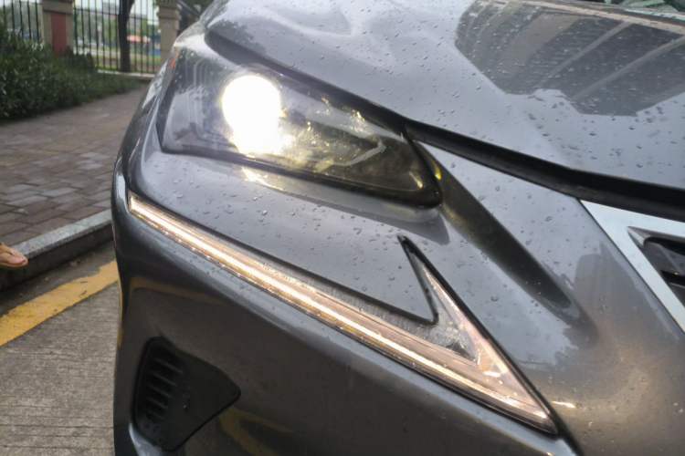 Used Lexus NX 2020 300h Front-Drive FENGSHANG Version China VI Standard Right Front Headlight
