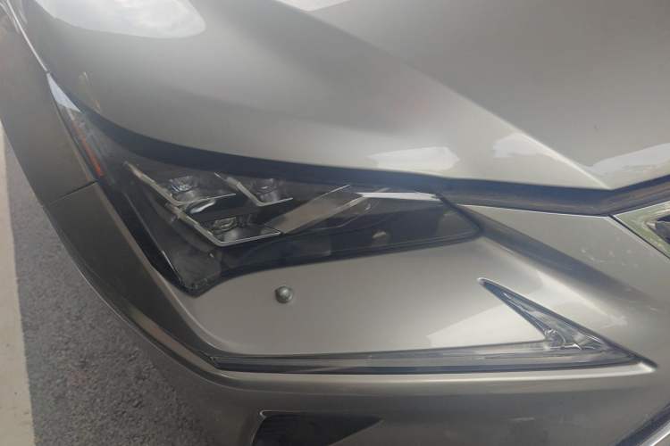 Used Lexus NX 2020 300h All-Wheel Drive FENGZHI Version China VI Standard Right Front Headlight