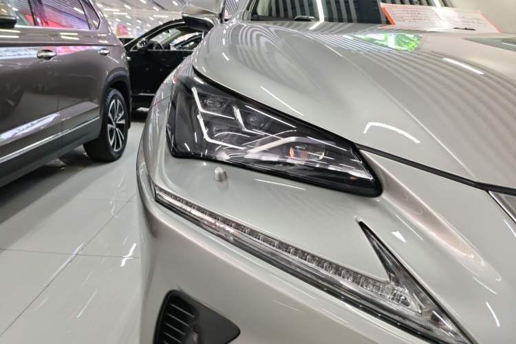 Used Lexus NX 2020 300h All-Wheel Drive FENGZHI Version China VI Standard Right Front Headlight