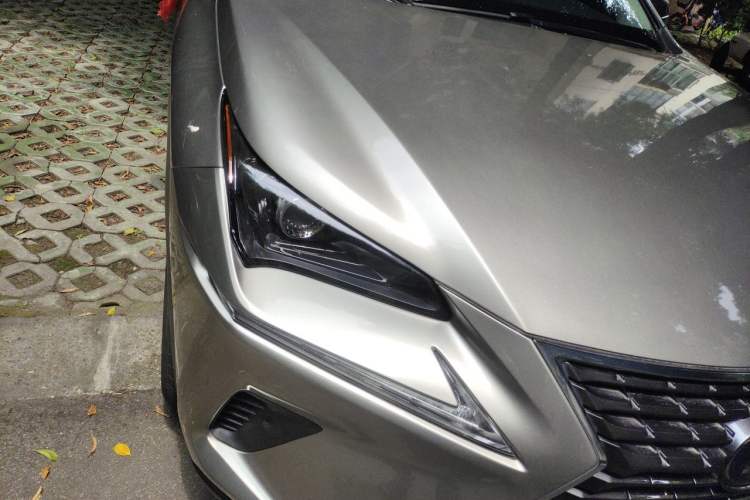 Used Lexus NX 2020 300h Front-Drive FENGSHANG Version China VI Standard Right Front Headlight