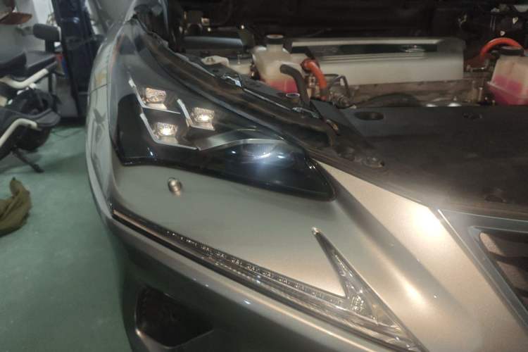 Used Lexus NX 2020 300h Front-Wheel Drive Smart Hybrid Special Limited Edition Right Front Headlight