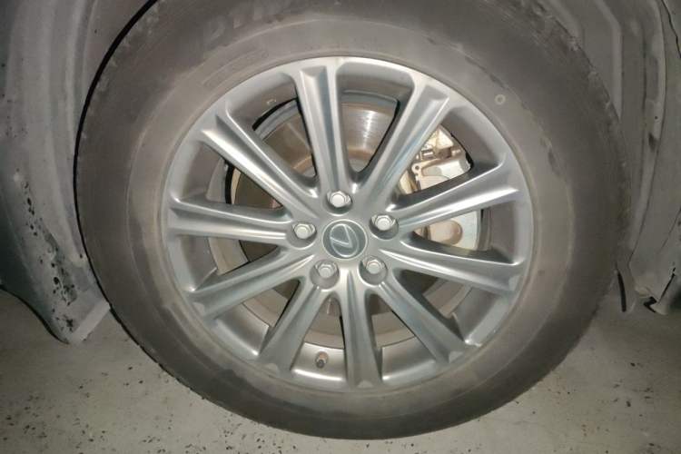 Used Lexus NX 2020 300h Front-Drive FENGSHANG Version China VI Standard Right Front Wheel Hub