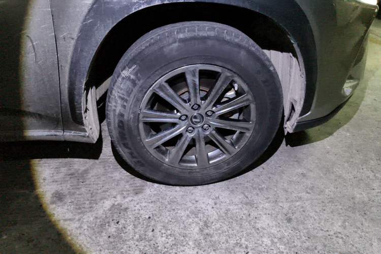 Used Lexus NX 2020 300h Front-Drive FENGSHANG Version China VI Standard Right Front Wheel Hub